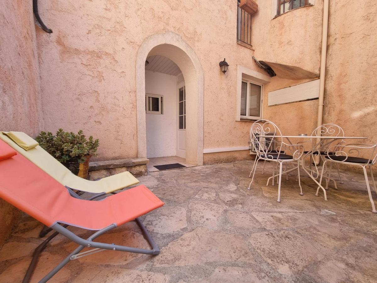 F2 Entièrement Refait à Neuf En 2021 + Parking. Appartement Grasse